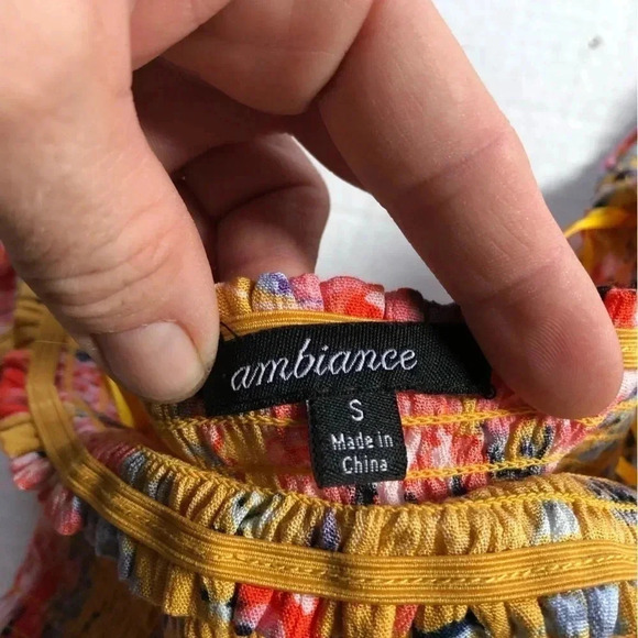 Off Shoulder Floral Top - Picture 9 of 11